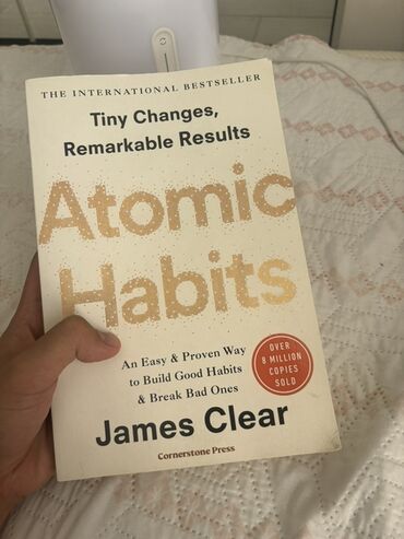игры в которые играют люди: Книга: Atomic Habits (James Clear) Характеристики: - Язык: английский