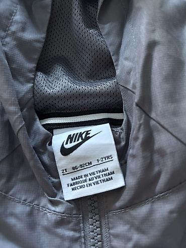 kosarkaske patike nike: Nike dečja jakna sa kapuljačom - Model: Nike, lagana vetrovka - — 3