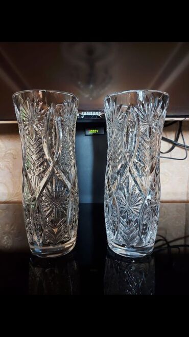 Digər dəstlər və servizlər: Şüşə və kristal qab-qacaq dəsti - 1 ədəd iri dekorativ şüşə vaza — 6
