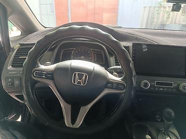 Транспорт: Honda Civic: 2006 г., 1.8 л, Автомат, Бензин, Седан — 7