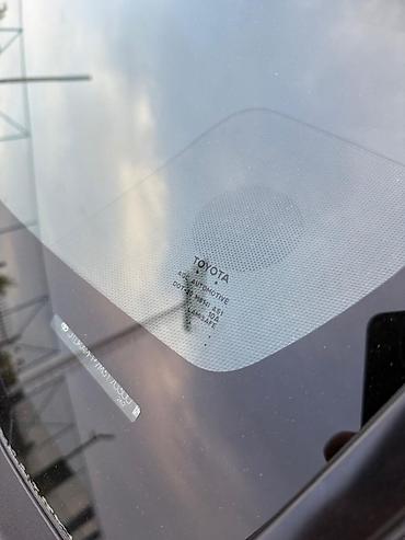 crown athlete: Toyota Prius: 2020 г., 1.8 л, Робот, Гибрид, Хэтчбэк — 6