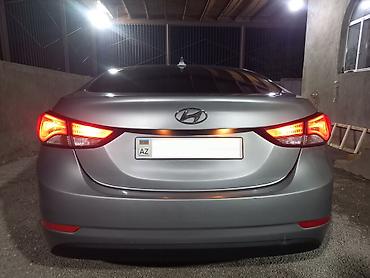 Hyundai: Hyundai Elantra: 1.8 l | 2015 il Sedan — 19