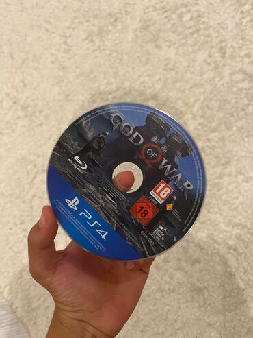 playstation 4 oyun: God of war diski satılır (PS4) ! Üstündə çox az cızığ var tam işlək