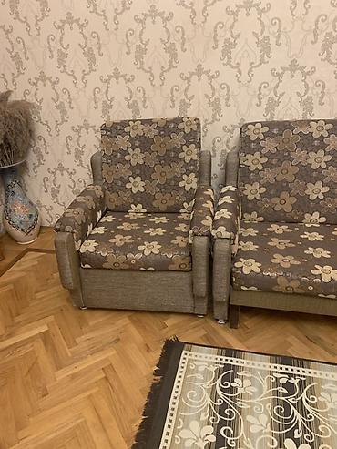 kohnə divan aliram: Çiçək naxışlı yumşaq mebel dəsti - Tərkibi: 3 nəfərlik divan + 2 ədəd — 5