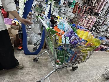 химя: Тележка большой идеальный состояние 500 сом — 1