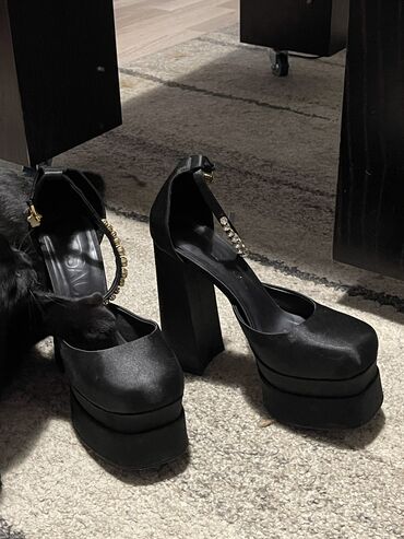 туфли versace: Туфли 40, цвет - Черный