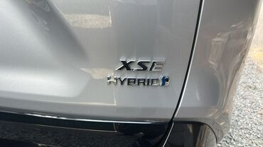 купить маленькую машину недорого: Toyota RAV4 Hybrid XSE - Гибридный кроссовер в спортивной