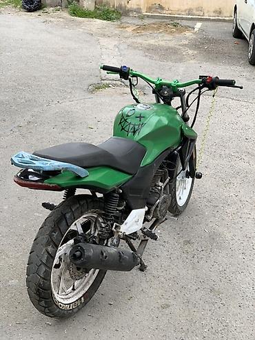 motosiklet harley davidson: Motosiklet – küçə/naked üslubunda, yaşıl-qara rəng sxemi ilə. Texniki — 3