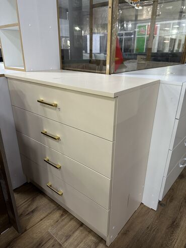 Комоды для одежды: Комод новый
Ширина 80
Глубина 43
Высота 85
Доставка по городу 500 сом — 8