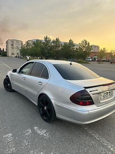 cls 63 amg: Mercedes-Benz E-Class: 2.2 l | 2002 il Sedan — 2