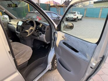 Toyota: Toyota Regius: 2001 г., 2.7 л, Автомат, Бензин, Минивэн — 8