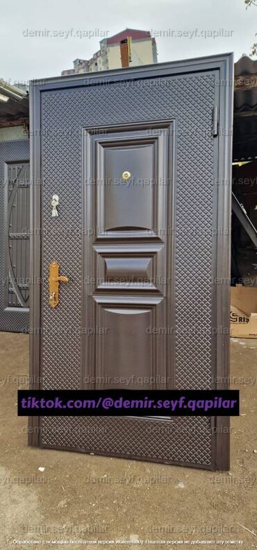 Giriş qapıları: Seyf qapılar Münasib qapılar Dəmir qapı Ev qapıları Çol qapısı -da lalafo.az — 9 Giriş qapıları: Seyf qapılar Münasib qapılar Dəmir qapı Ev qapıları Çol qapısı — 9