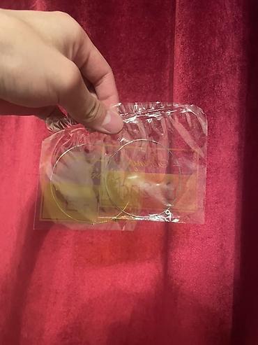 Гитары: Акустическая гитара dreadnought с вырезом (cutaway). - Корпус формата — 10