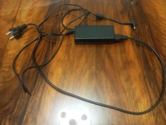 Masaüstü kompüterlər və iş stansiyaları: Universal AC adapter/şəbəkə enerji bloku - Tip: Laptop/adaptor üçün