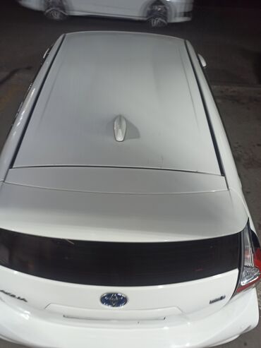 Toyota: Toyota Aqua Hybrid – ağ rəngli, 5 qapılı şəhər hetçbeki — 12