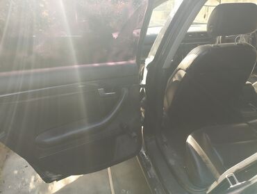 обмен на авто с доплатой: Audi A4: 2001 г., 2 л, Механика, Бензин, Седан