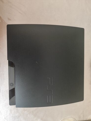 ps3 qiymeti kontakt home: Playstation 3 slim 460GB 70 oyun var 5 pult verilir Pultlardan 3 u