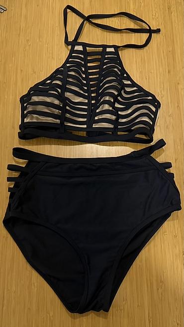 Çimərlik geyimləri: İki ədəd qadın bikini dəsti 1) Yaşıl/ilan dərisi naxışlı bikini - — 2