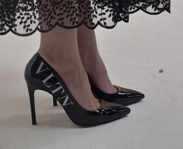 обувь из италии: Туфли Valestino, 40, цвет - Черный