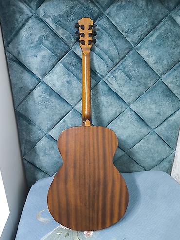 Saz: AKS akustik gitara + fender kabro + mediator. son qiymət 230₼.Ünvan — 4