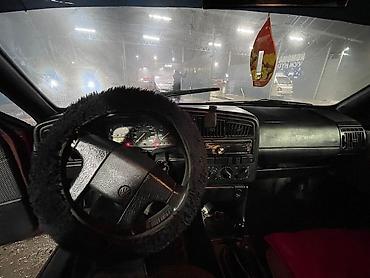 Volkswagen: Volkswagen Passat: 1993 г., 1.8 л, Ручные, Седан — 6