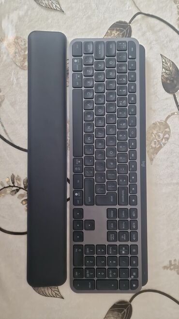 ipad min 5: Logitech MX Keys satılır. Yeni vəziyyətdədir. 1 ay istifadə olunub