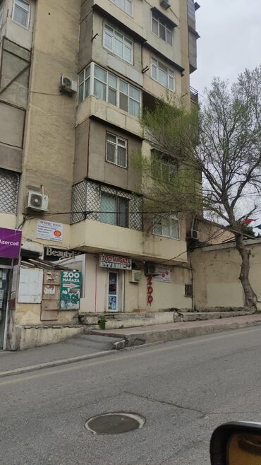 7 ci mikrorayon satilan evler: Bakı, 9-cu mikrorayon, 2 otaqlı, Köhnə tikili, m. Memar Əcəmi, 75 kv. m