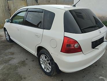 салон на авто: Honda Civic: 2003 г., Автомат, Бензин, Хэтчбэк — 3