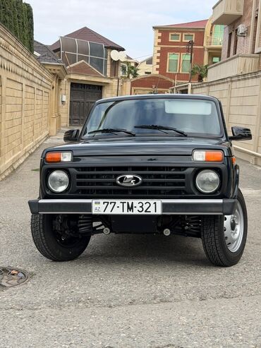 диски литые на 16 бмв: LADA Niva 3 qapılı SUV - Korpus rəngi: qara - Kuzov: 3 qapılı, tam