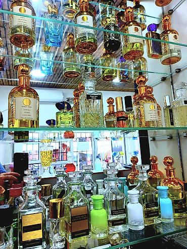 Gözəllik və sağlamlıq: TƏLƏSİN!!!! Hazır Ətir biznesi satılır. Mebellər, vitrinlər quvşinlər — 7