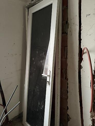 plastik qapi pencere: Plastik (PVC) tam şüşəli qapı
Balkon üçün uyğundur. Şüşəsində çat var — 1