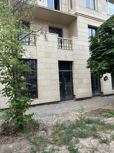 аренда дом долгосрочно: Ижарага берем Кабинет Курстар үчүн, Логопед үчүн, Репетиторлор үчүн Турак комплексинде, 100 кв. м, Биринчи кабат, Узак мөөнөткө