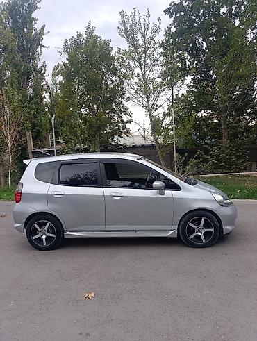 Honda: Honda Fit: 2004 г., 1.3 л, Вариатор, Бензин, Хэтчбэк — 8