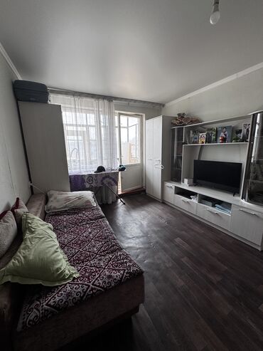 местоположение: 1 комната, 30 м², Малосемейка, 3 этаж, Косметический ремонт