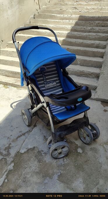 коляска для ребёнка: Коляска, цвет - Голубой, Б/у