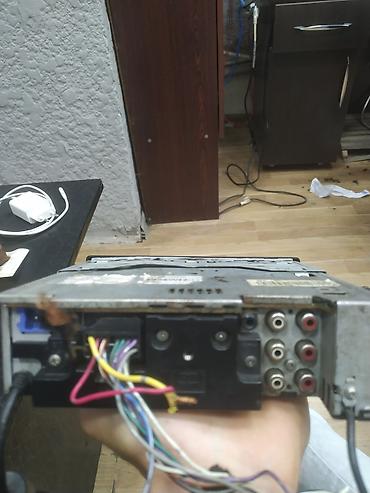 dinami: Pioneer avtomobil maqnitofonu (1-DIN) Xüsusiyyətlər: - Ön paneldə LCD — 3