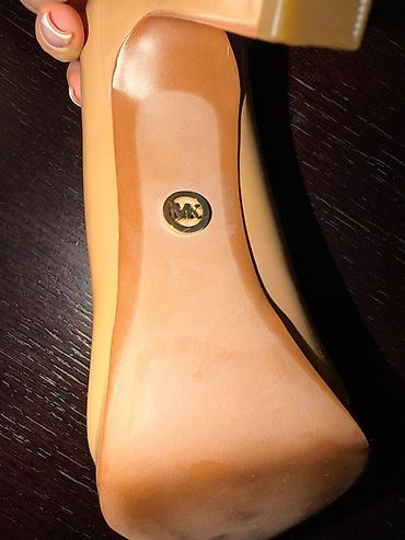 pump qizil: Original Michael Kors brendine mexsus klassik ayaqqabi. Cemi 1 defe — 4