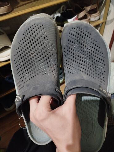 обувь женская большие размеры: Сабо/кроксы LiteRide by Crocs, серо‑графитовые. - Модель с