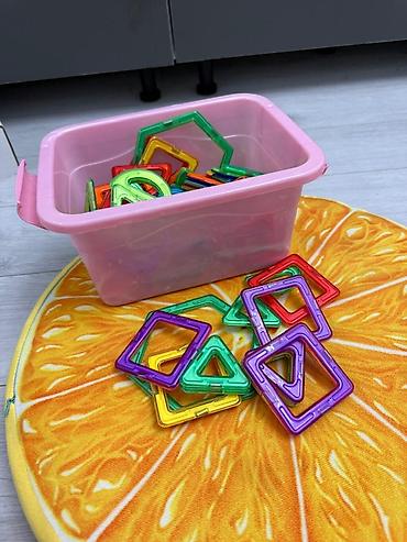 Игрушки: Набор развивающих детских игрушек: 1) Магнитный конструктор — — 1