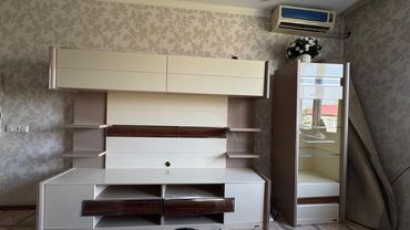 продается стенка и горка: Гарнитур для зала, Тумба под ТВ, МДФ, цвет - Бежевый