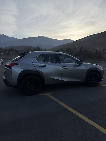 обогреватель на авто: Lexus UX: 2019 г., 2 л, Вариатор, Гибрид, Кроссовер — 3
