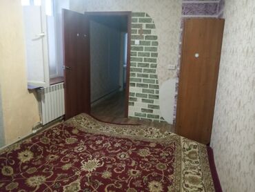 срочно продаётся 1 комнатная квартира в районе ошского рынка по улице кенсуйская: Студия, Собственник, Без подселения, С мебелью частично