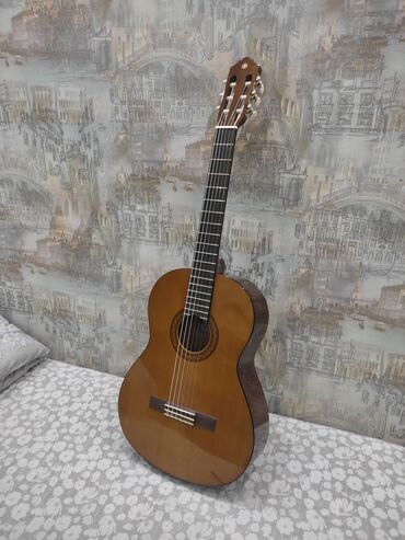 продаю ямаха: Классическая гитара Ямаха, производство Индонезия Оригинал, в