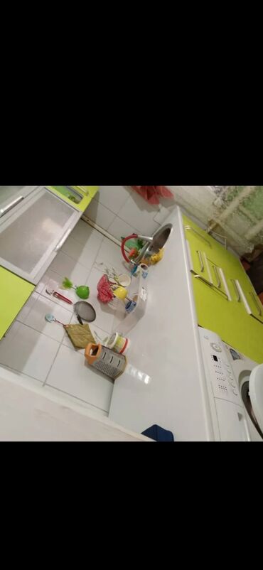 помищение в аренду: 70 м², 4 комнаты, Парковка, Сарай, Забор, огорожен