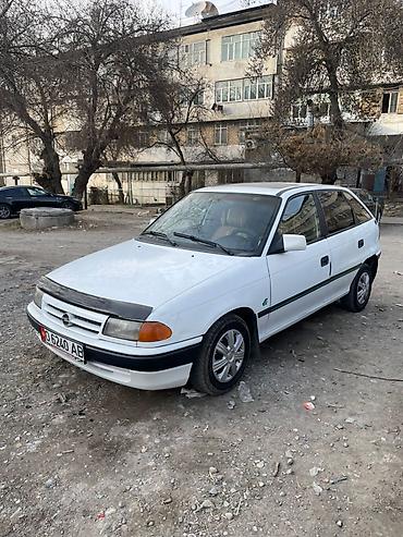 Opel: Opel Astra: 1993 г., 1.6 л, Механика, Бензин, Хэтчбэк — 4