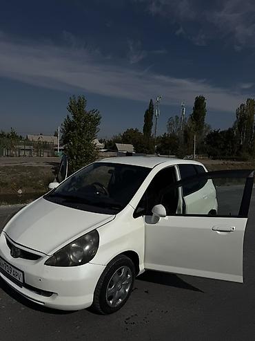 фит красный: Honda Fit: 2002 г., 1.3 л, Хэтчбэк — 7