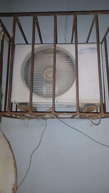 53: Samsung split kondisioner – model AQ12UGFX - Tip: Divar tipli split — 2