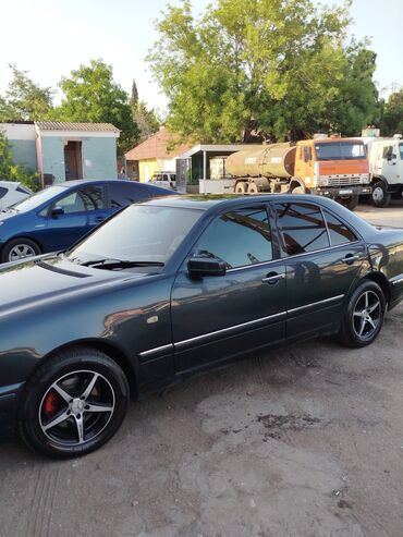 Mercedes-Benz: Mercedes-Benz E 280: 2.8 l | 1998 il Sedan — 8