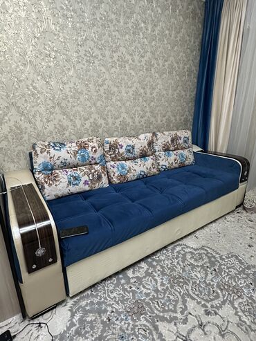 диван выдвижной: Диван-кровать, цвет - Синий, Б/у
