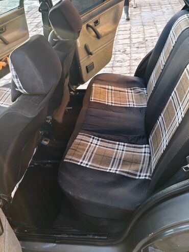 Volkswagen: Volkswagen Golf: 1989 г., 1.8 л, Механика, Бензин, Хэтчбэк — 3